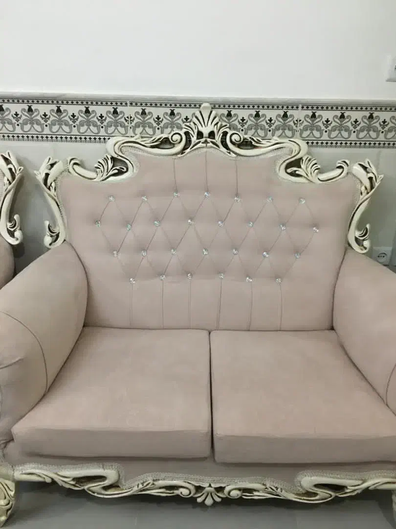 مبل گلبهی ۷ نفره|مبلمان خانگی و میز عسلی|قم, یزدان‌شهر|دیوار