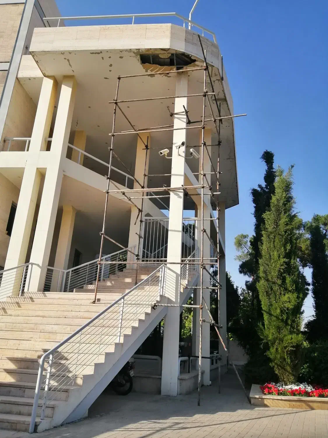 داربست فلزی شیراز خدمات 24ساعته داخل شیراز و حومه|خدمات پیشه و مهارت|شیراز, قالیشویی|دیوار