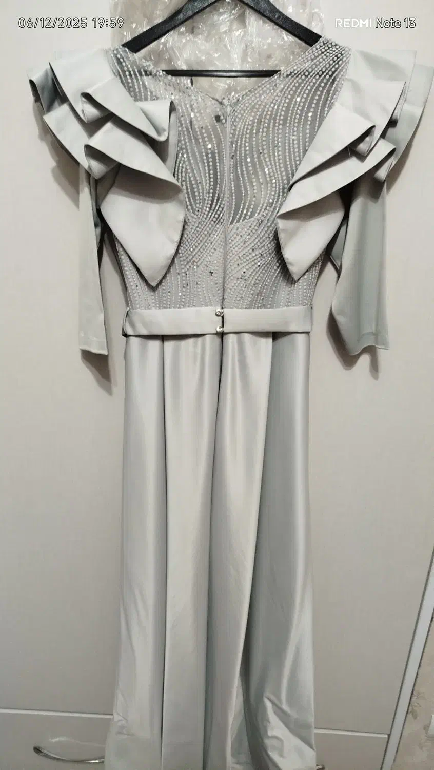 لباس مجلسی|لباس|پرهسر, |دیوار