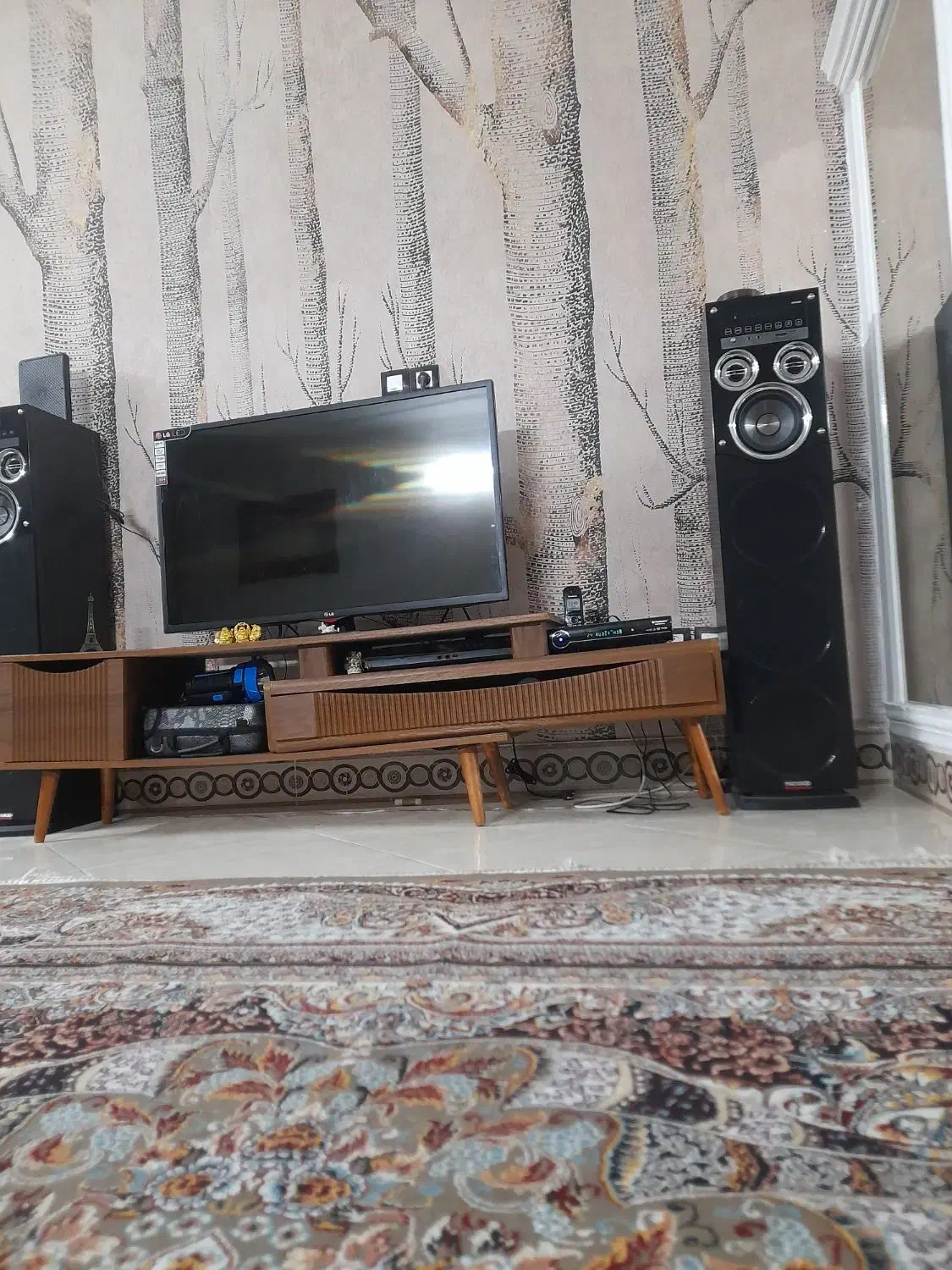 میز تلویزیون و میز وسط با هم ست کاملا سالم|میز تلویزیون|کوهسار (البرز), |دیوار
