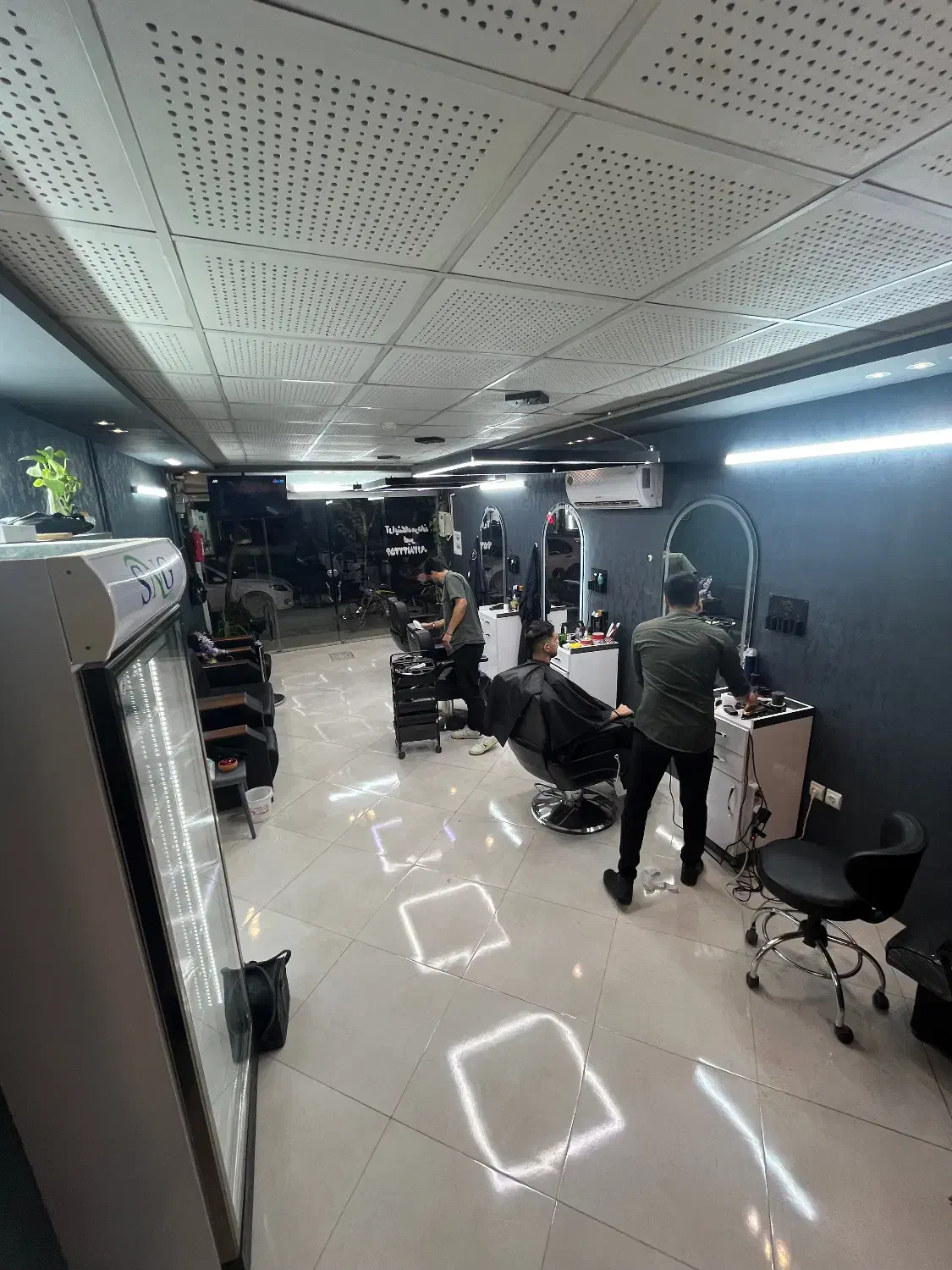 کرایه/اجاره صندلی آرایشگاه و کارآموز و شاگرد|استخدام درمانی، زیبایی، بهداشتی|اصفهان, مهدی آباد|دیوار