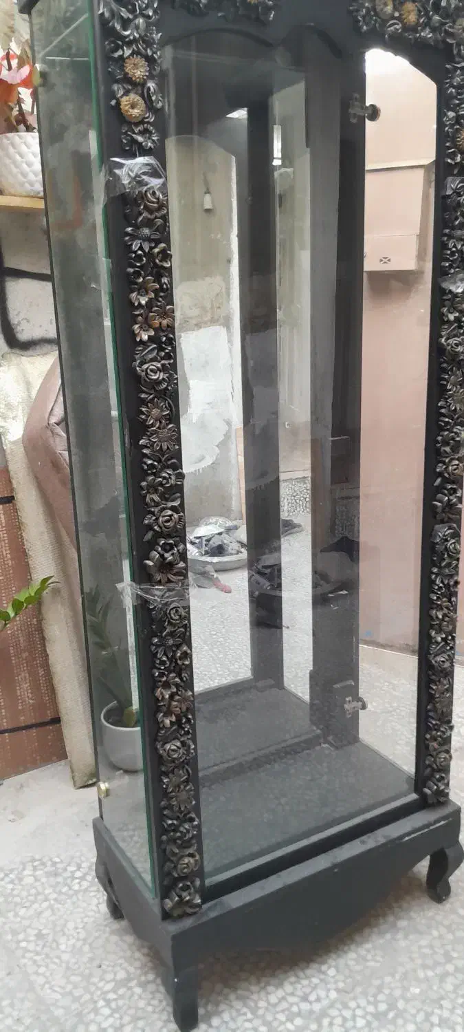 بوفه بدون ایراد با ۳تاشیشه های کاملا سالم سالم|بوفه، ویترین، کنسول|بندر انزلی, پیل علی باغ|دیوار