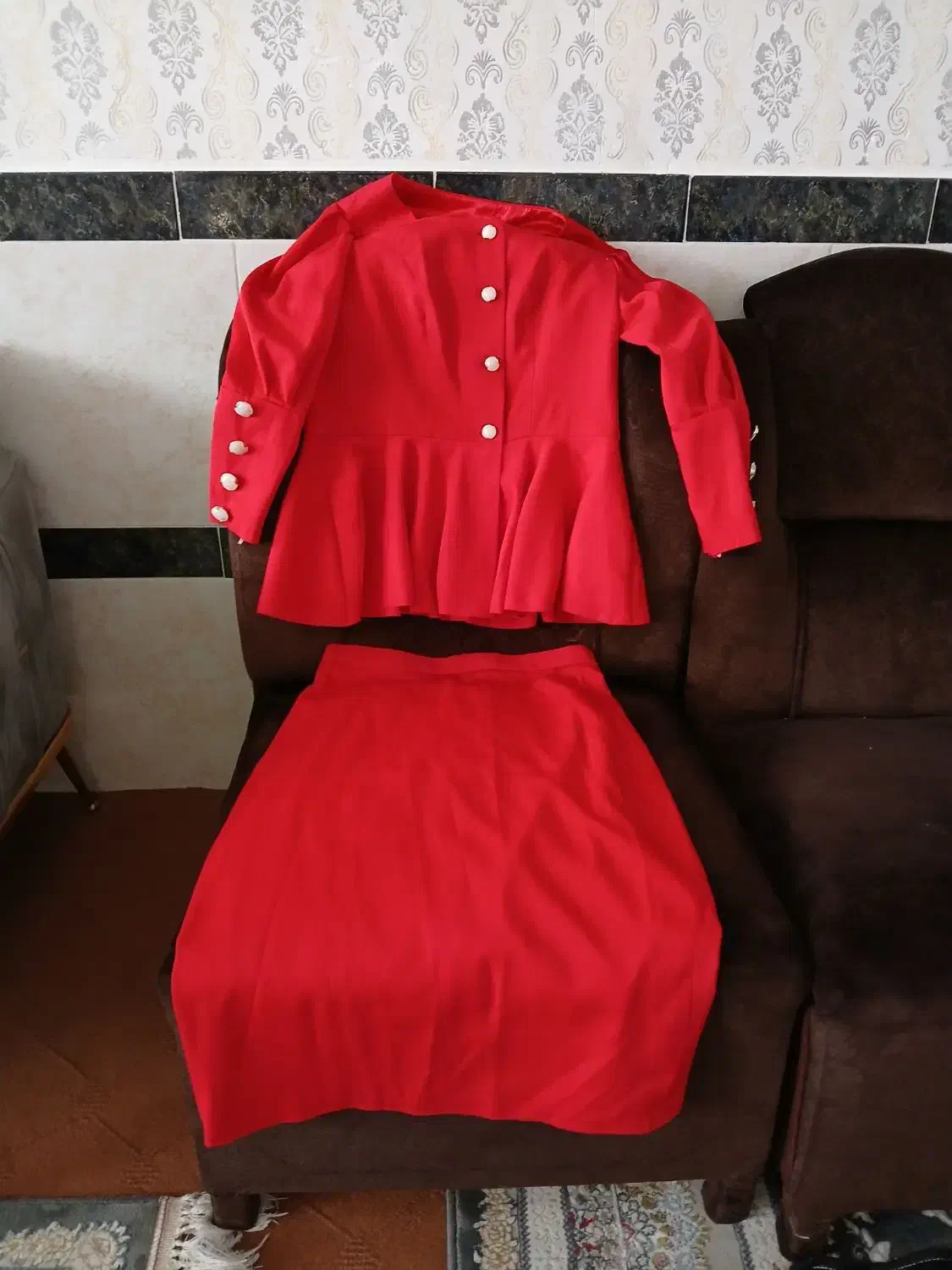 کت و دامن|لباس|بیجار, |دیوار