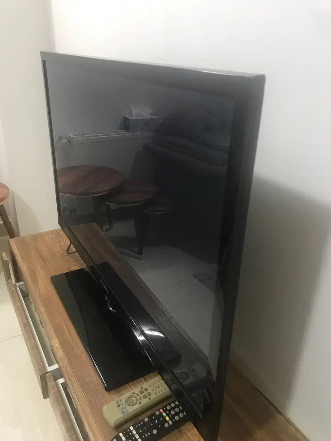 تلویزیون ۴۳اینج سالم بدونم خط خش|تلویزیون و پروژکتور|گرگان, |دیوار