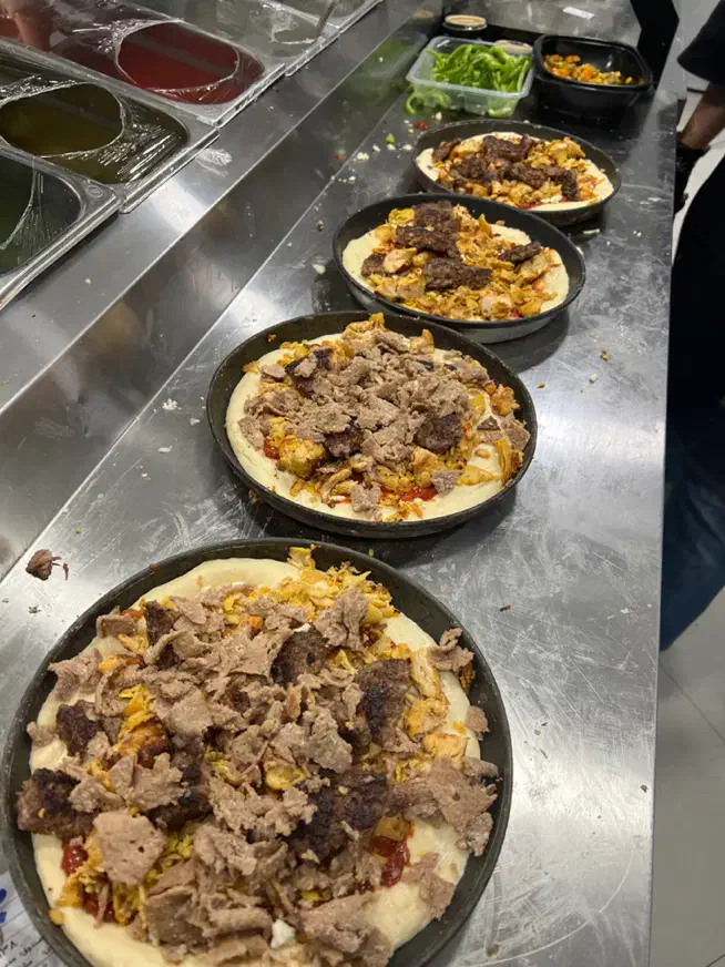 تکمیل پرسنل فست فودو پیک|استخدام خدمات فروشگاه و رستوران|بندرعباس, |دیوار