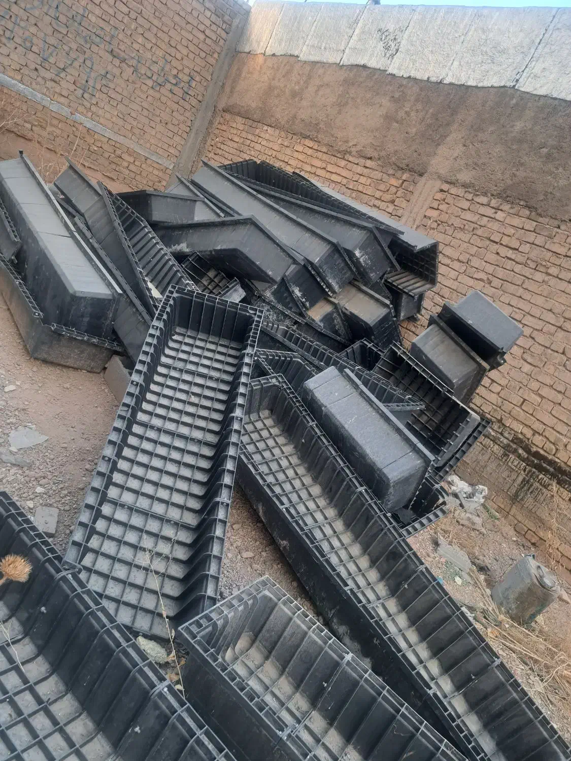 قالب وافل|مصالح و تجهیزات ساختمان|صدرا-فارس, فاز ۱|دیوار