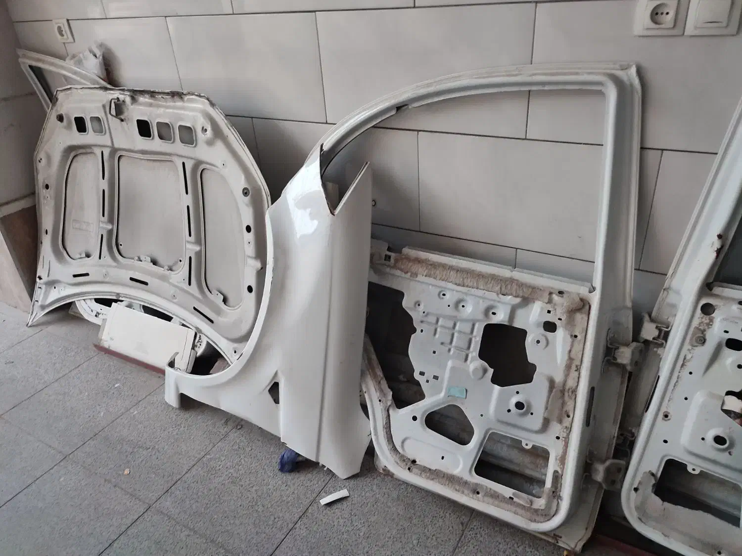 دو درب ماشین ساینا استوک و یک گلگیر|قطعات یدکی و لوازم جانبی|فسا, |دیوار