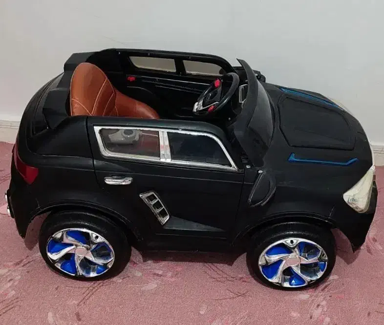 ماشین شارژی|اسباب‌بازی بچه|ایلام, |دیوار