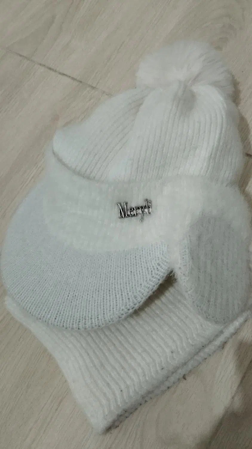 شال و کلاه سفید در حد نو|لباس|بجنورد, |دیوار