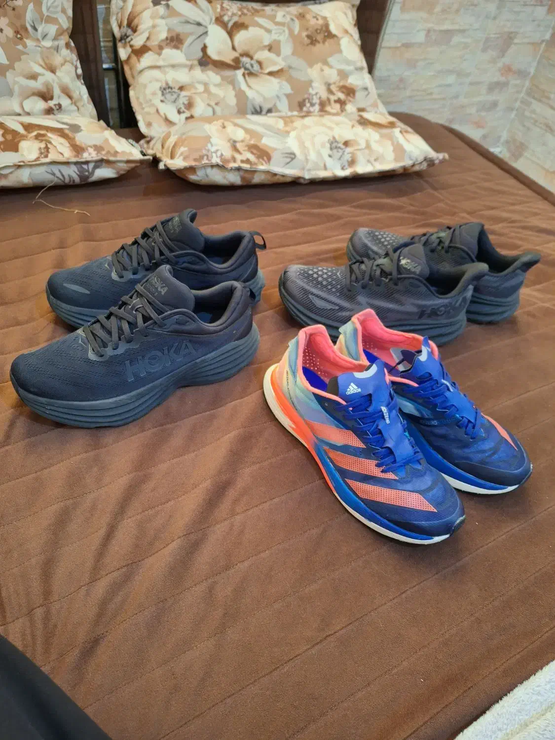 کتونی هوکا ONE ONE و آدیداس ریسینگ پرو 2سایز44و45|کیف، کفش، کمربند|آفتاب, |دیوار