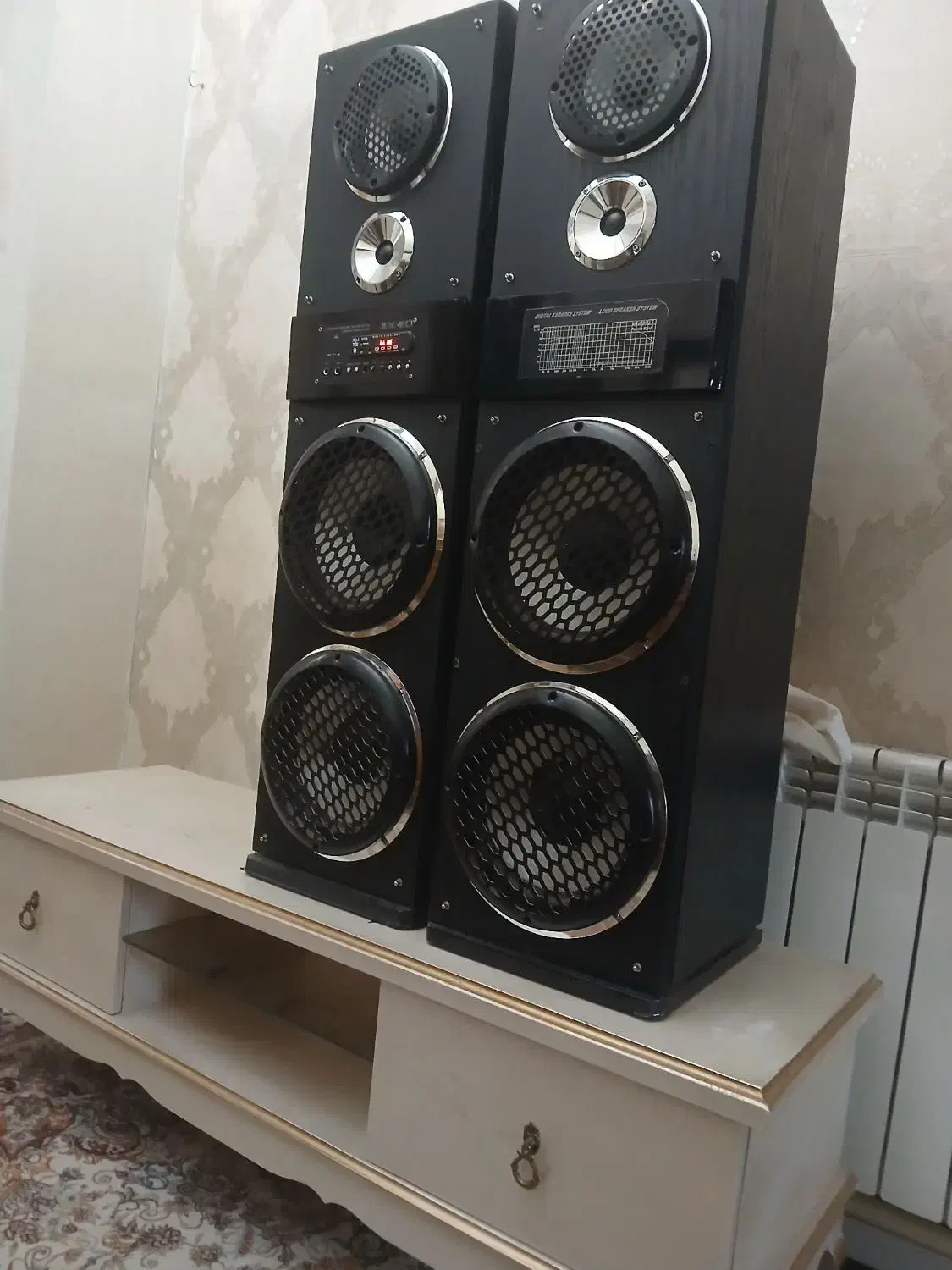 اسپیکرقدرتمند ONIX.،به همراه میز تلویزیون.|سیستم صوتی خانگی|فردیس, انبار نفت|دیوار