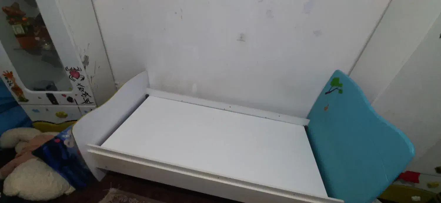 تخت‌نوجوان‌چوبی|تخت و سرویس خواب|مبارکه, |دیوار