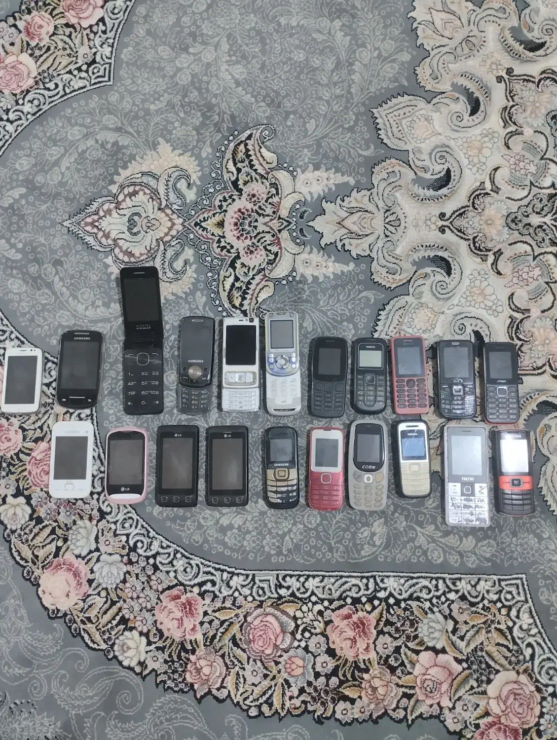 تعدادی گوشی|موبایل|مشهد, طلاب|دیوار