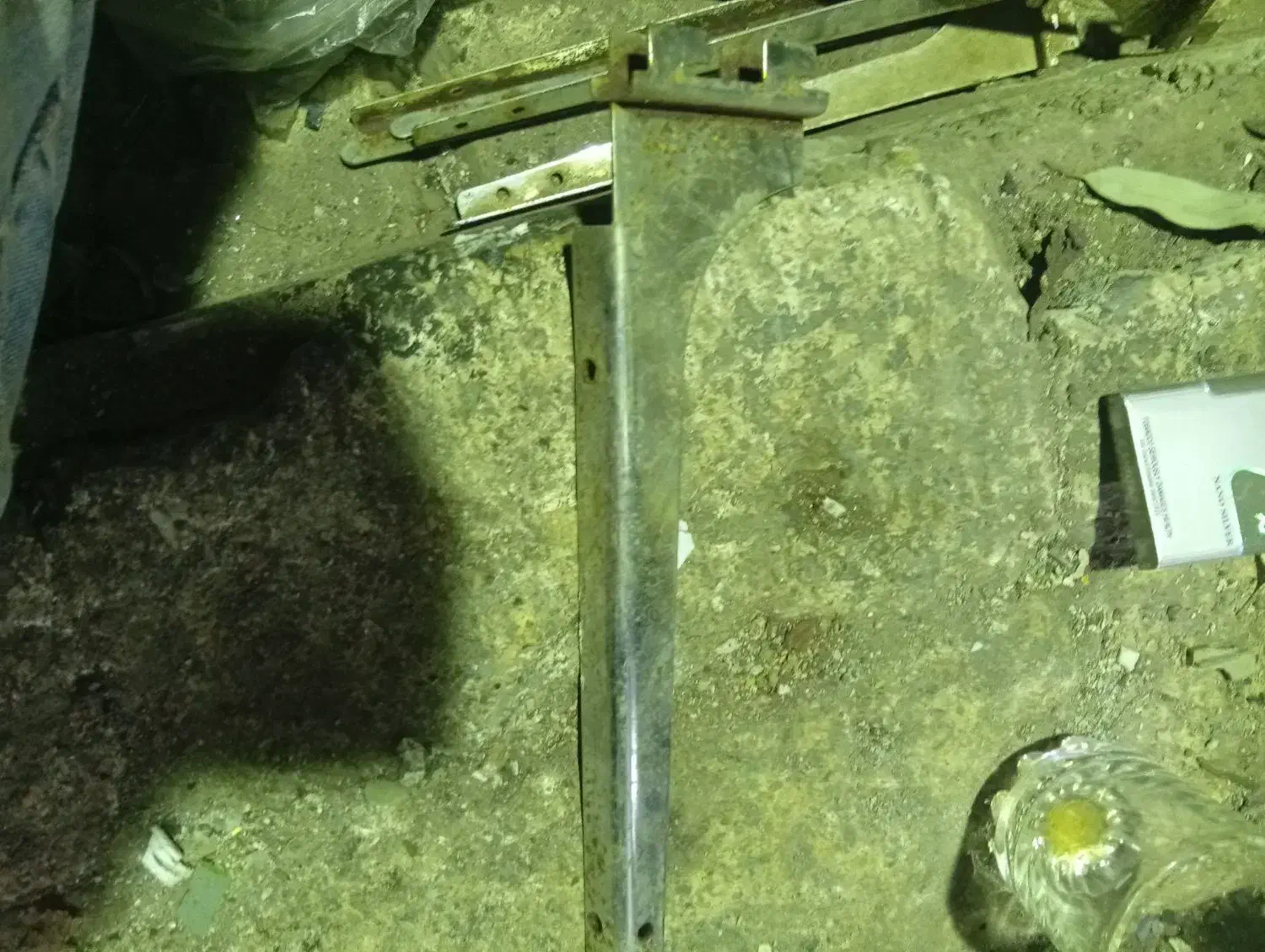 رگال فلزی|کتابخانه، شلف، قفسههای دیواری|مسجد سلیمان, |دیوار