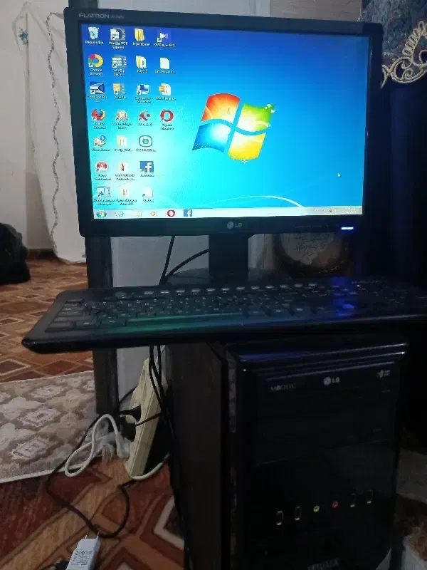 کامپیوتر|رایانه رومیزی|هرسین, |دیوار