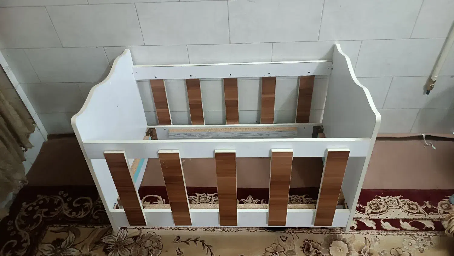 تخت بچه و نوزاد|تخت و صندلی بچه|یزد, |دیوار