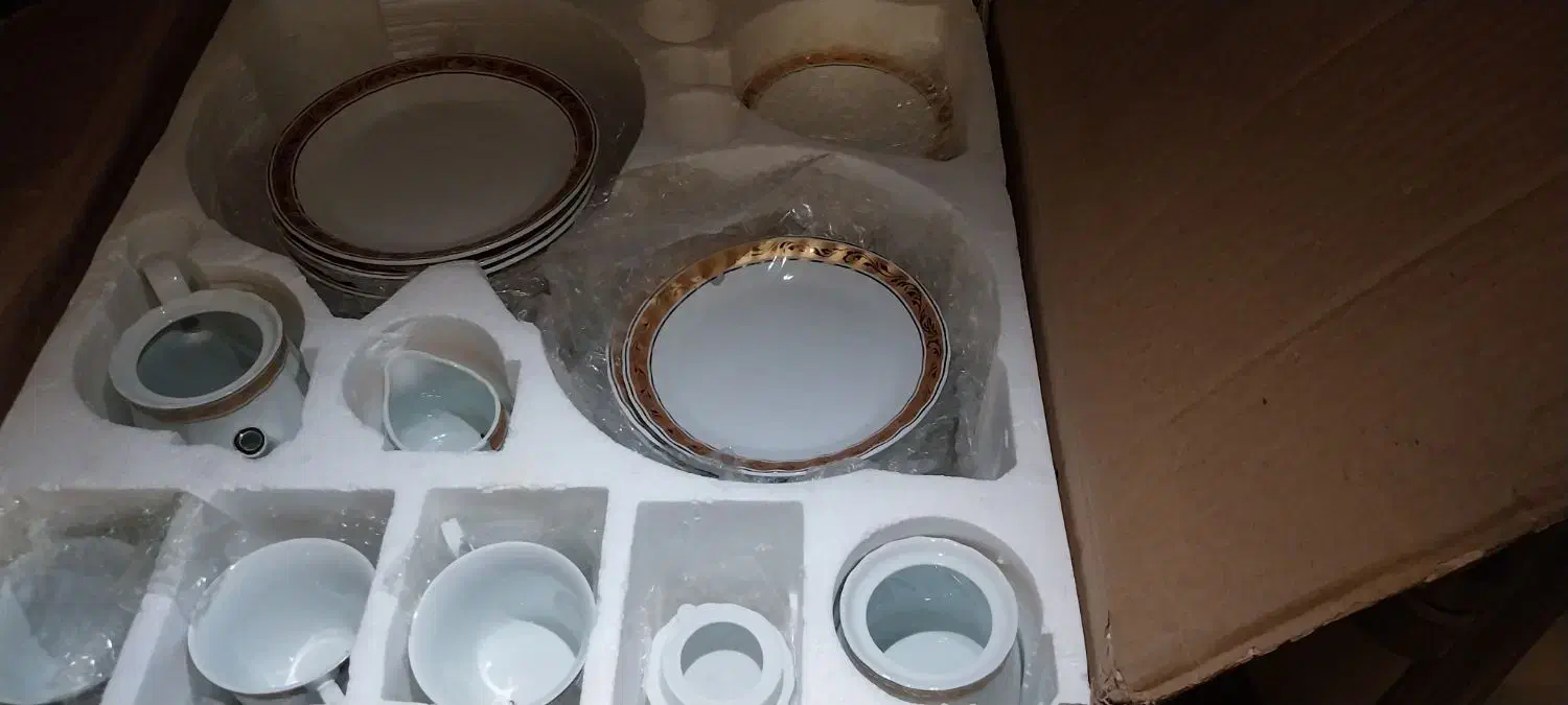 سرویس ۱۰۸ پارچه ۱۲ نفره چینی رویال|ظروف سرو و پذیرایی|اصفهان, بهارستان (مخابرات)|دیوار