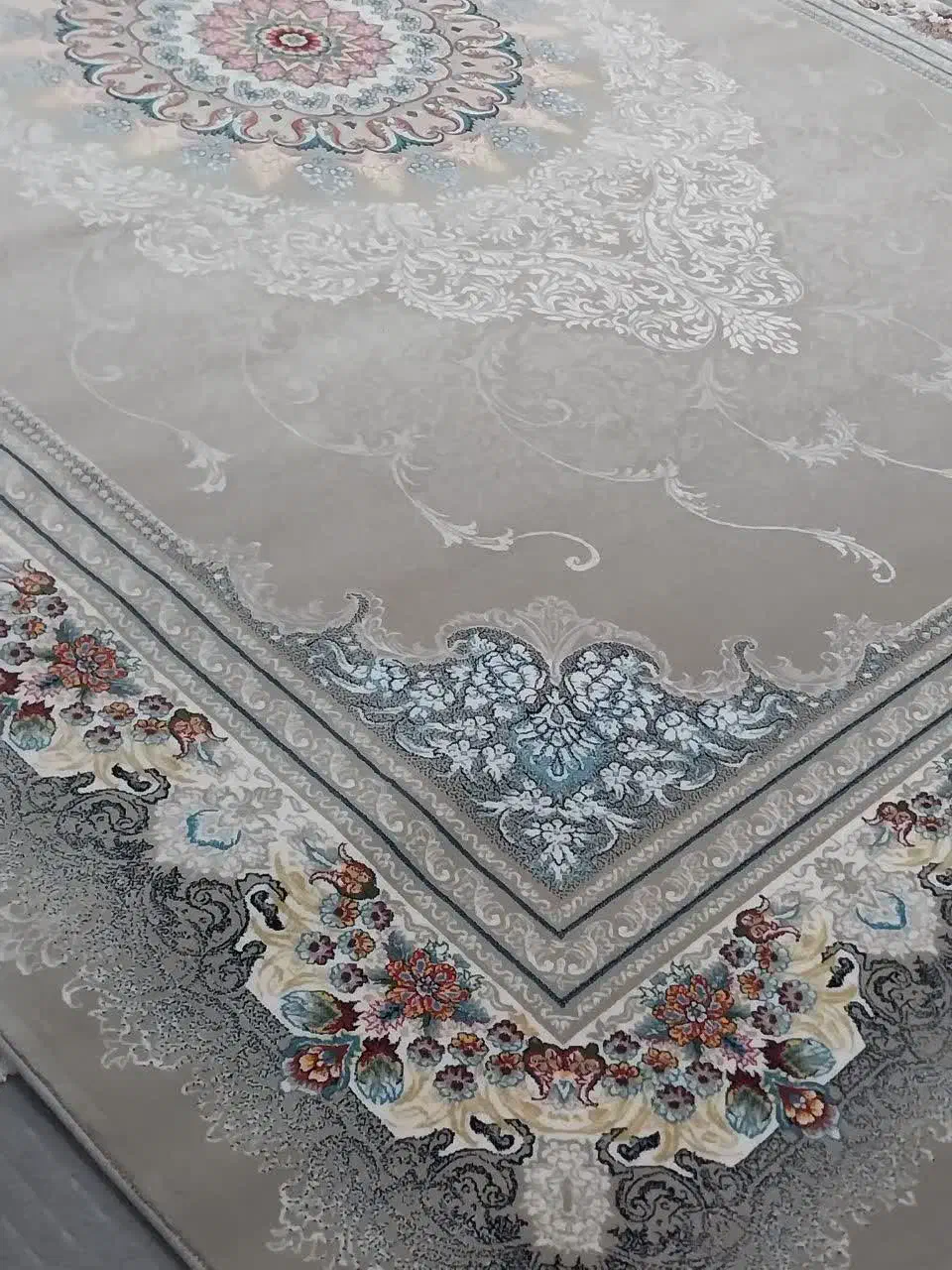 تعدادی فرش ۹متری و۱۲متری نو آکبند قیمت پایین|فرش|تهران, جوادیه تهرانپارس|دیوار