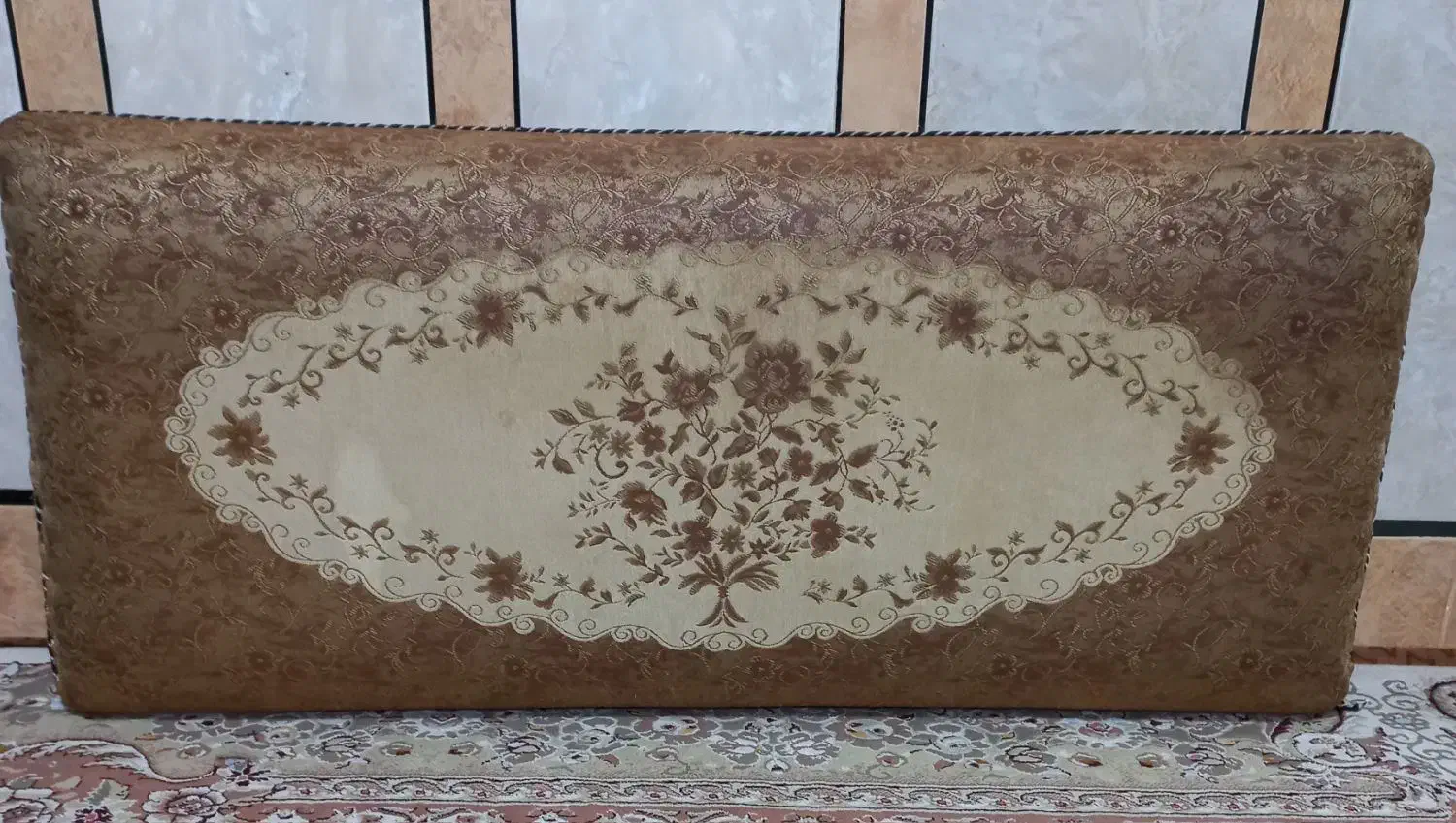 پشتی|رختخواب، بالش، پتو|شوشتر, |دیوار