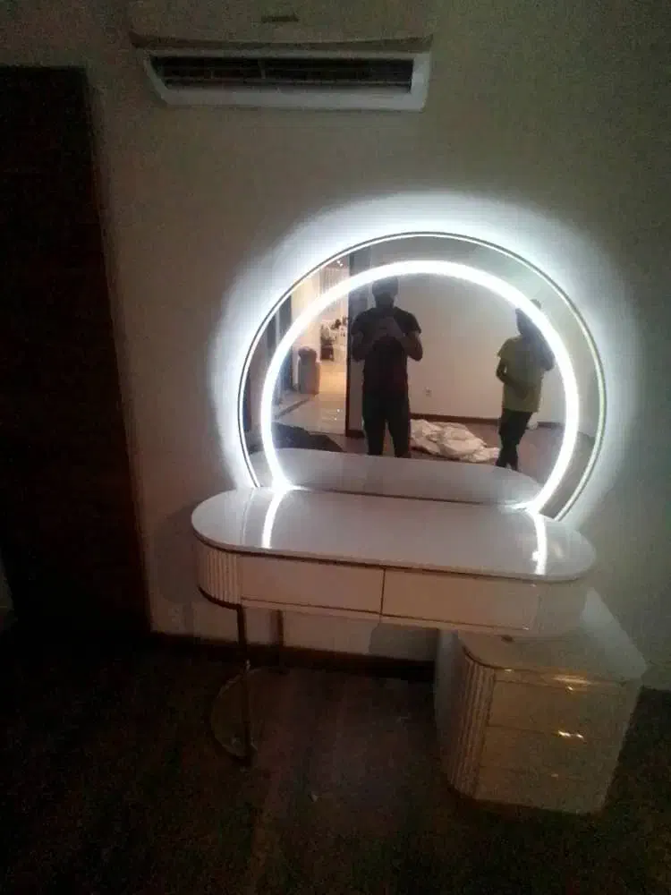 نصاب انواع چوب پرده. لوستر. شیرالات. تولت فرنگی.|خدمات پیشه و مهارت|پردیس, فاز ۱۱|دیوار