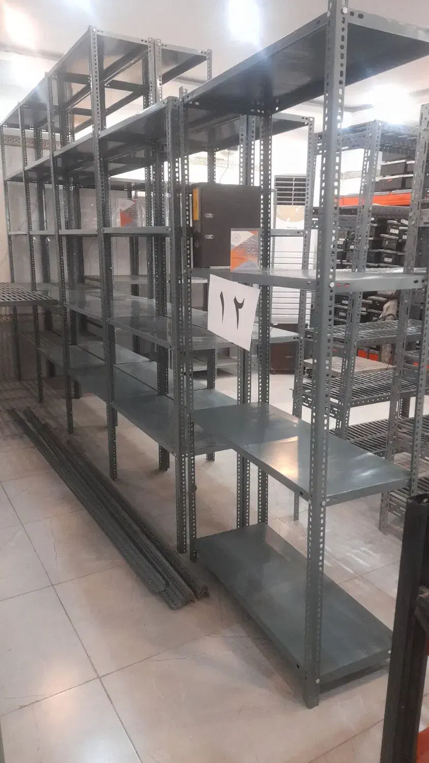 ۴۰۰۰متر قفسه پیچ و مهره ای تمیز و مقاوم|فروشگاه و مغازه|زنجان, |دیوار