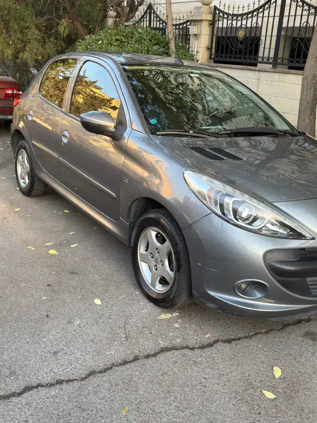 پژو ۲۰۷ سقف فلز دنده ۱۳۹۶ بدون رنگ|خودرو سواری و وانت|تهران, شهرک غرب|دیوار