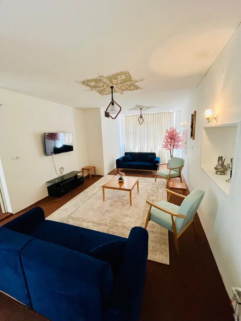 اجاره روزانه واحد عفیف اباد|اجارهٔ کوتاه‌مدت آپارتمان و سوئیت|شیراز, عفیف‌آباد|دیوار