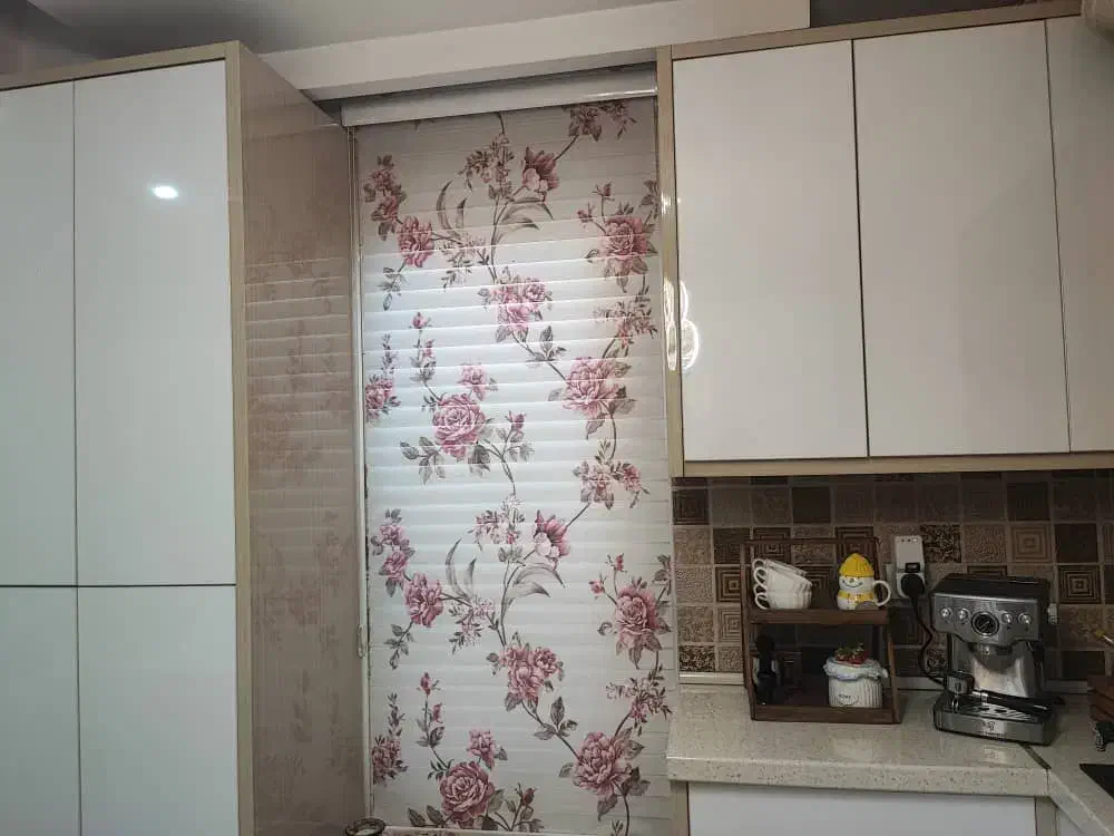 یک واحد آپارتمان یک خوابه دارای تراس و حیاط خلوت