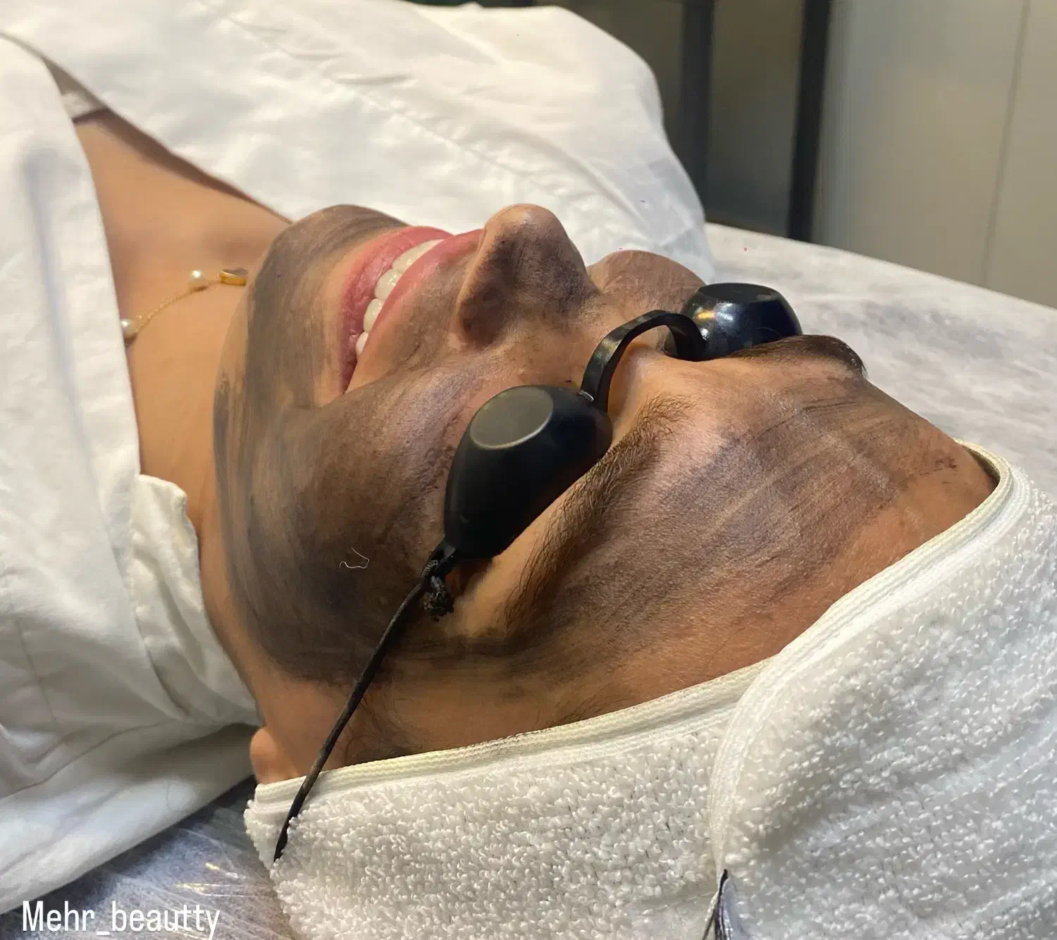 تخفیف ویژه پاکسازی صورت ویژه آقایان و خانم ها|خدمات آرایشگری و زیبایی|اهواز, سپیدار|دیوار