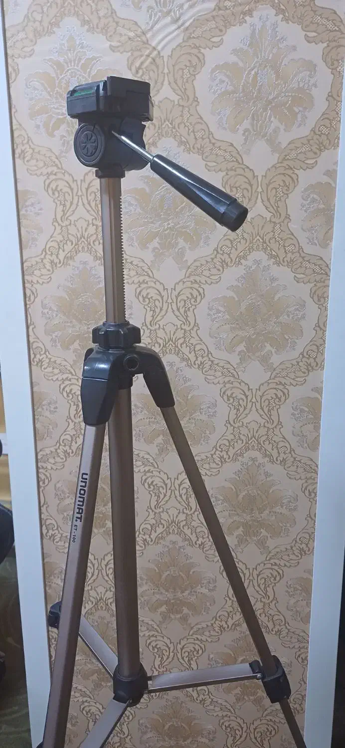 سه پایه دوربین|دوربین عکاسی و فیلم‌برداری|سمنان, |دیوار