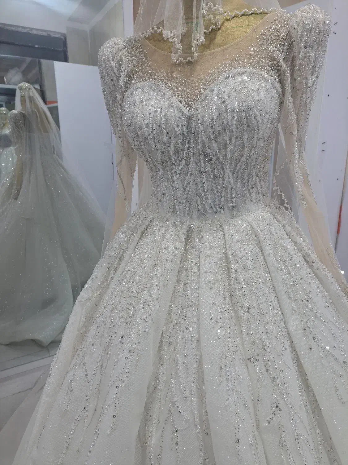 لباس عروس|لباس|جغتای, |دیوار