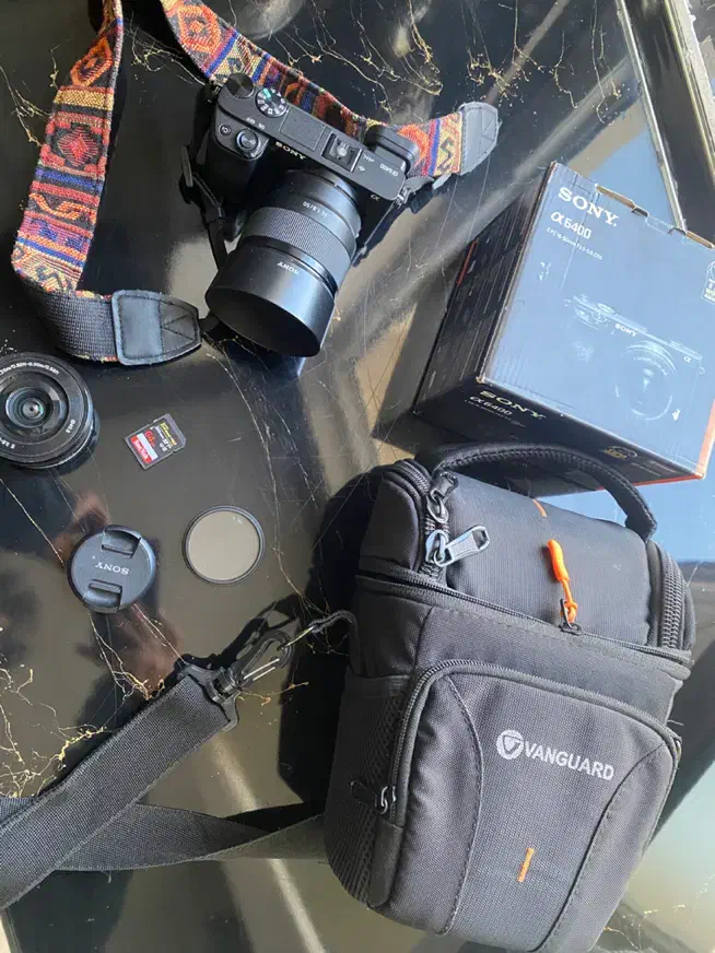 دوربین sony a6400  با تمامی وسایل و دوتا لنز50 1/8|دوربین عکاسی و فیلم‌برداری|خرم‌آباد, |دیوار