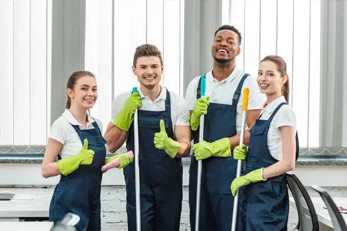 شرکت خدماتی نظافتی دنیز گستر در کل مناطق کرج|خدمات نظافت|کرج, ساسانی (قلمستان)|دیوار