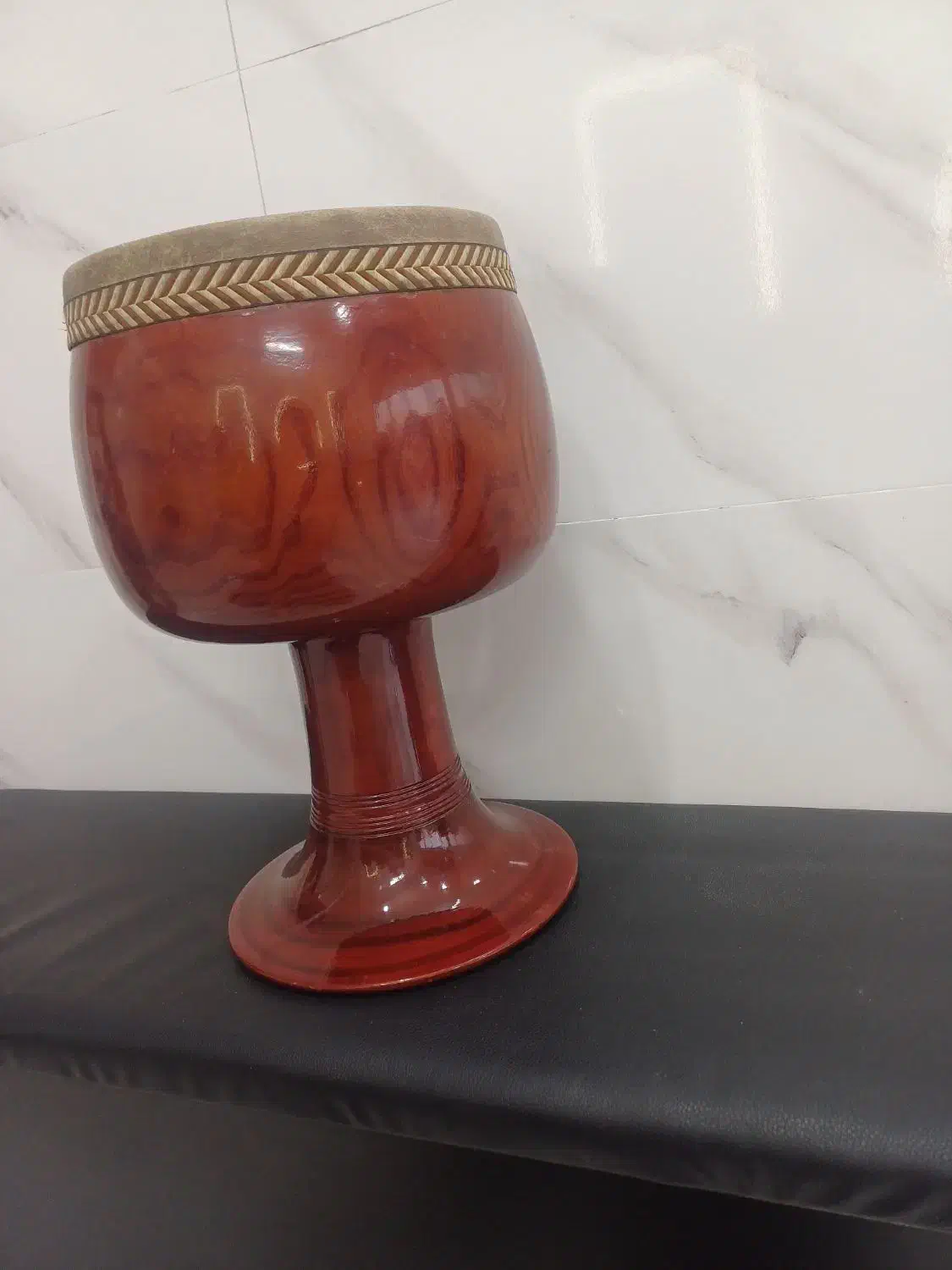 تنبک ۲مهر چوب درخت توت|سازهای سنتی|خمینیشهر, |دیوار