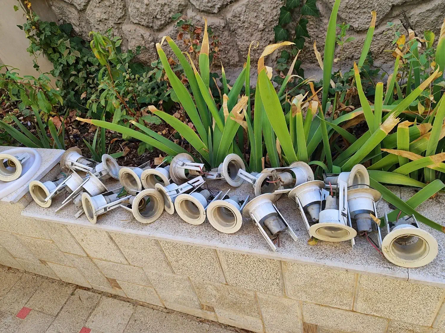 نگهدارنده لامپ داخل سقفی توکار|لامپ و چراغ|شیراز, معالیآباد|دیوار