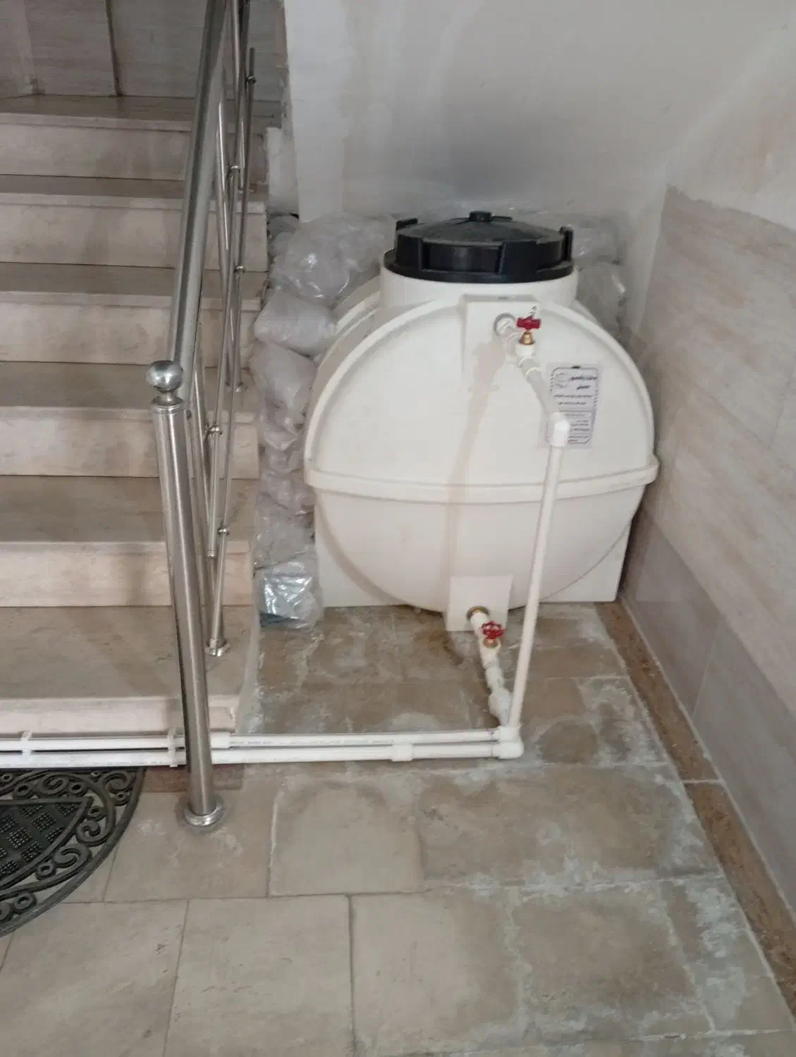 مخزن آب 1000لیتری زیر پله ای|مصالح و تجهیزات ساختمان|خاوران, |دیوار