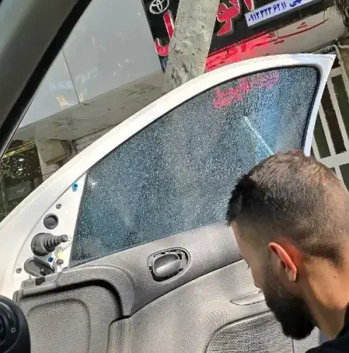 سپر پژو۴۰۵ و شیشه ۲۰۶ وروی درب ۲۰۶ و شیشه زانتیا|قطعات یدکی و لوازم جانبی|خرمآباد, |دیوار