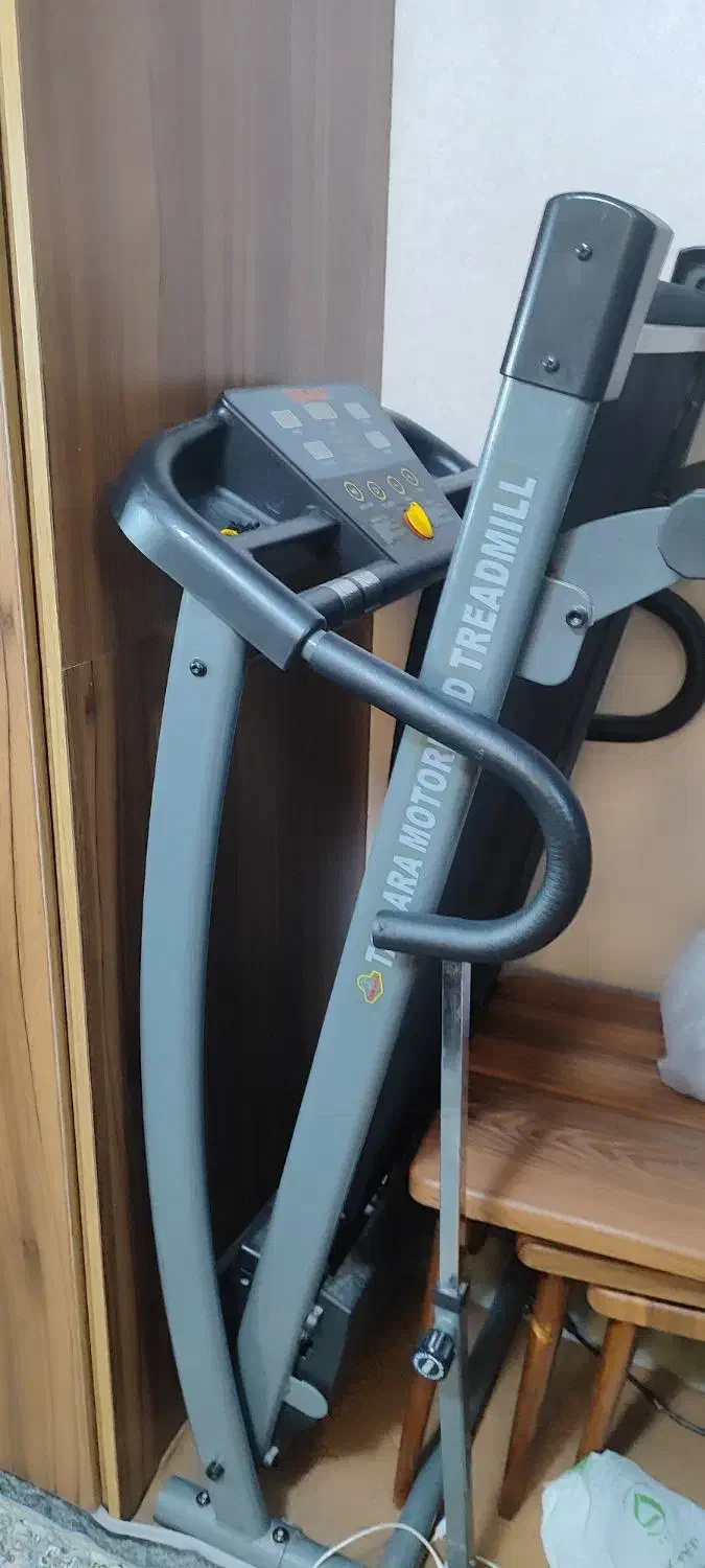 تردمیل|تجهیزات ورزشی|صدرا-فارس, فاز ۱|دیوار