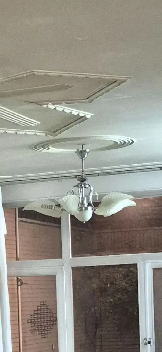 لوستر یک جفت|لوستر و چراغ آویز|اصفهان, قهجاورستان|دیوار