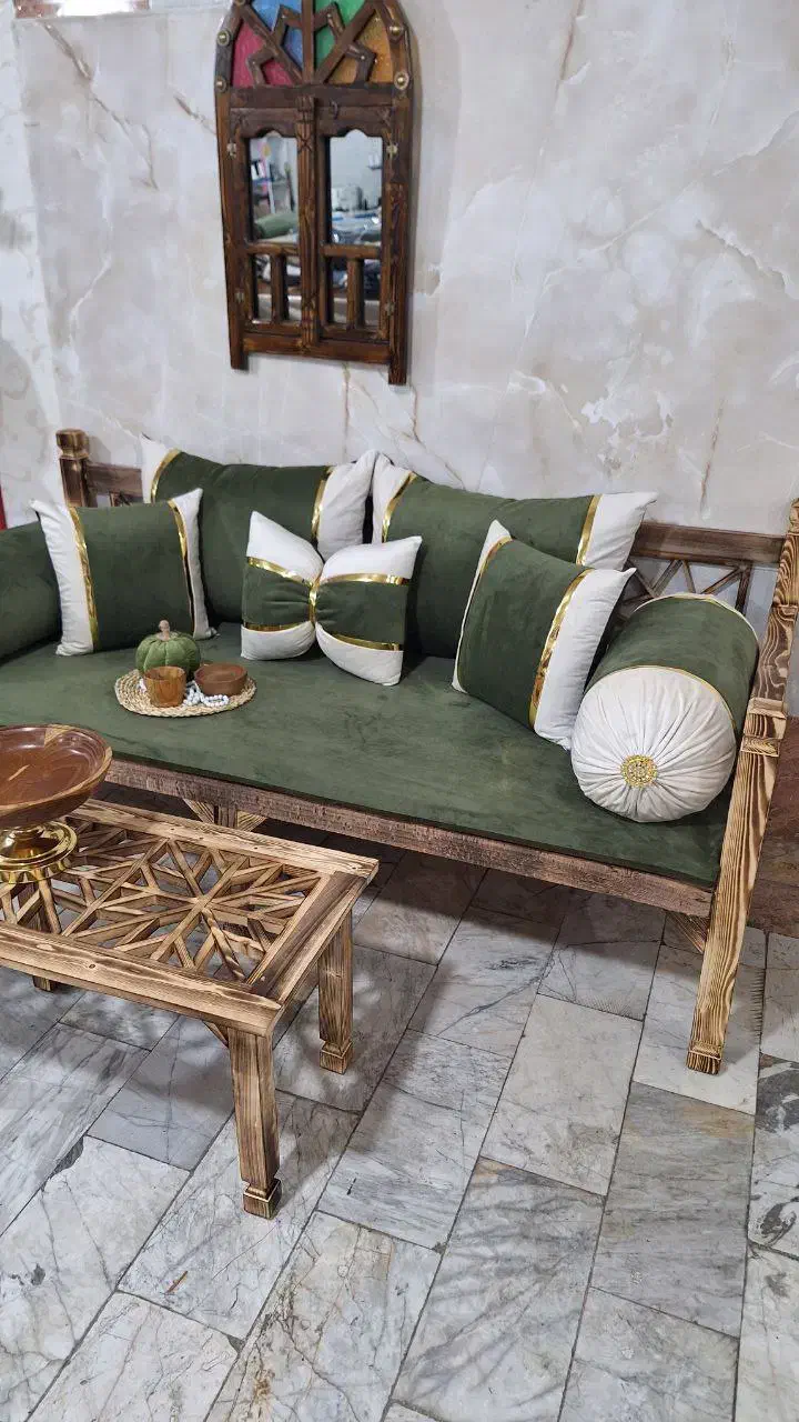 شاه نشین یلدا|پشتی|گنبد کاووس, |دیوار