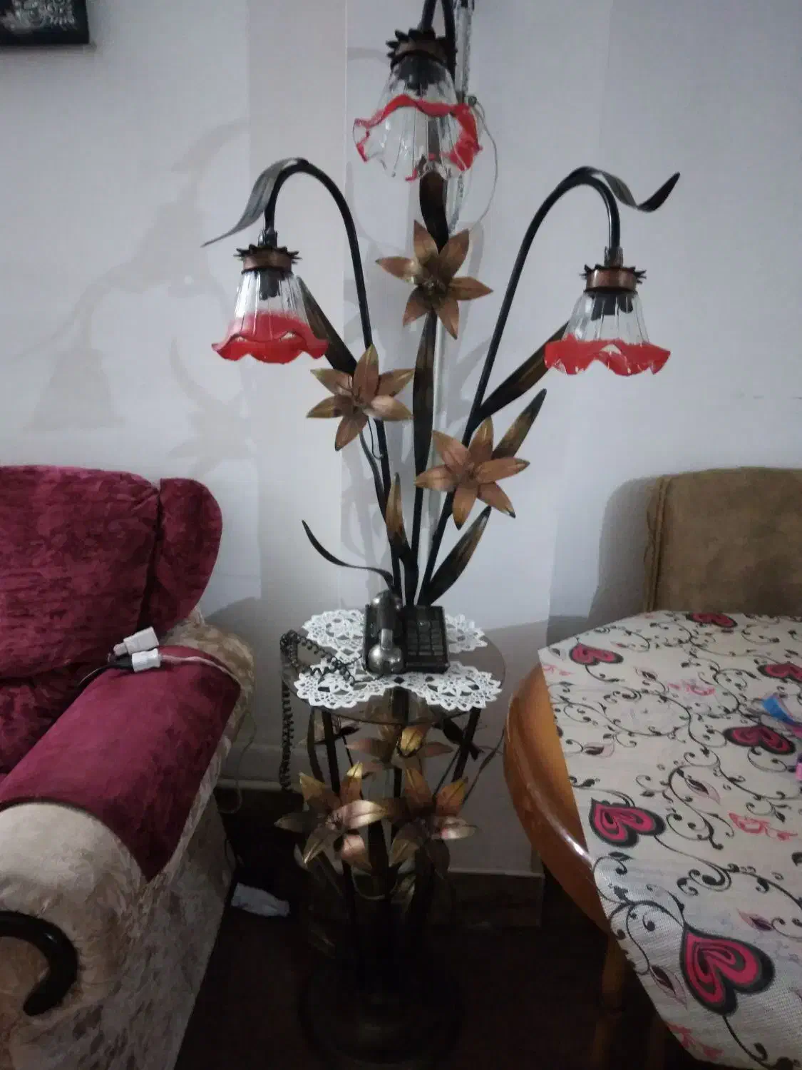 یک عدد آباژور با جا تلفنی به فروش میرسد|چراغ خواب و آباژور|خوی, |دیوار