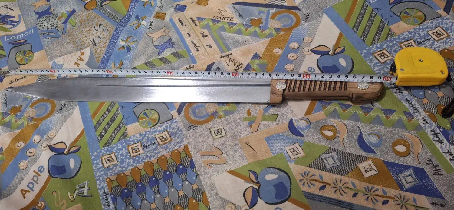 چاقو شکاری|کلکسیون اشیاء عتیقه|ساوه, |دیوار