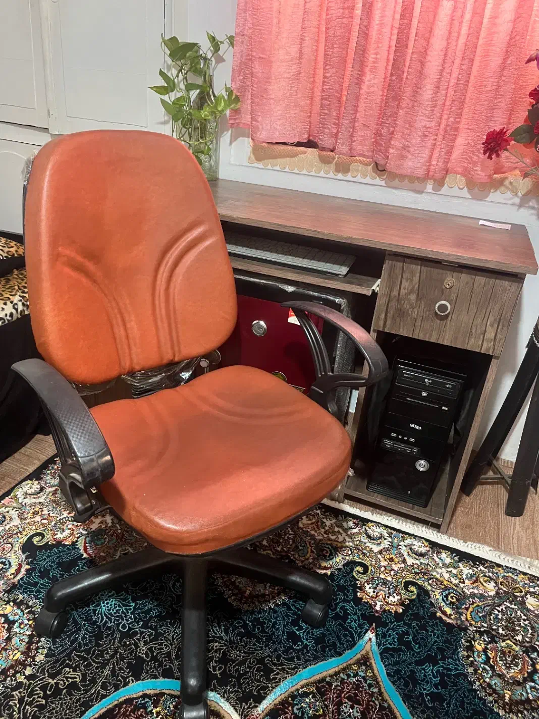 میز و صندلی کامپیوتر|میز تحریر و کامپیوتر|لنگرود, |دیوار