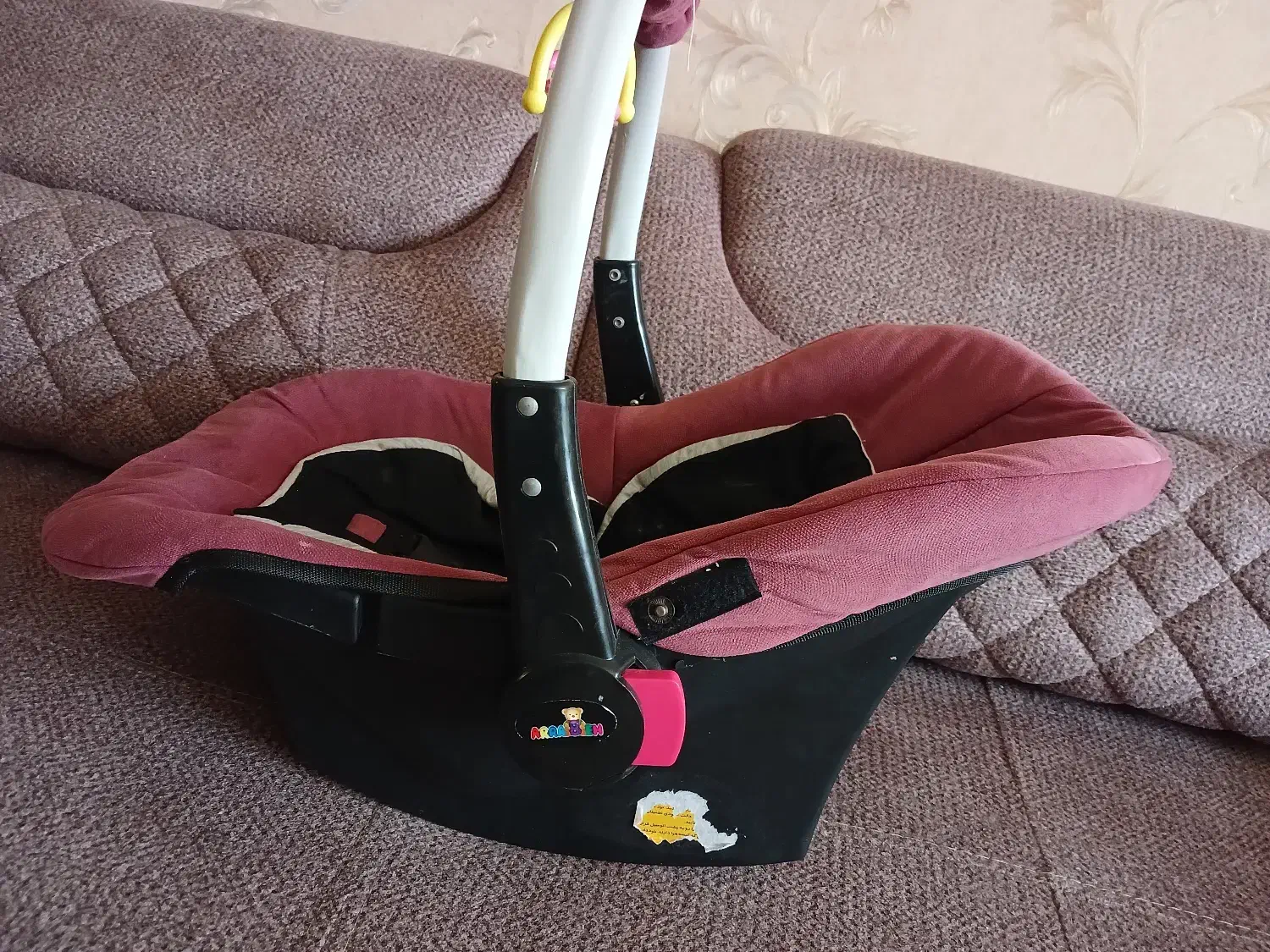 کریر نوزاد|تخت و صندلی بچه|مشهد, گلبرگ شمالی|دیوار