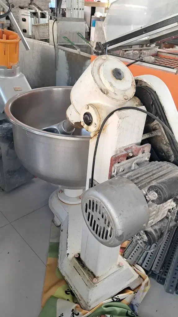 خمیگیر 90 کیلیویی|کافی‌شاپ و رستوران|مشهد, سناباد|دیوار