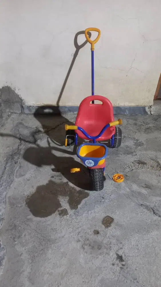 سه چرخ بچه سالم درحدنو تمیز|کالسکه و لوازم جانبی|رامهرمز, |دیوار