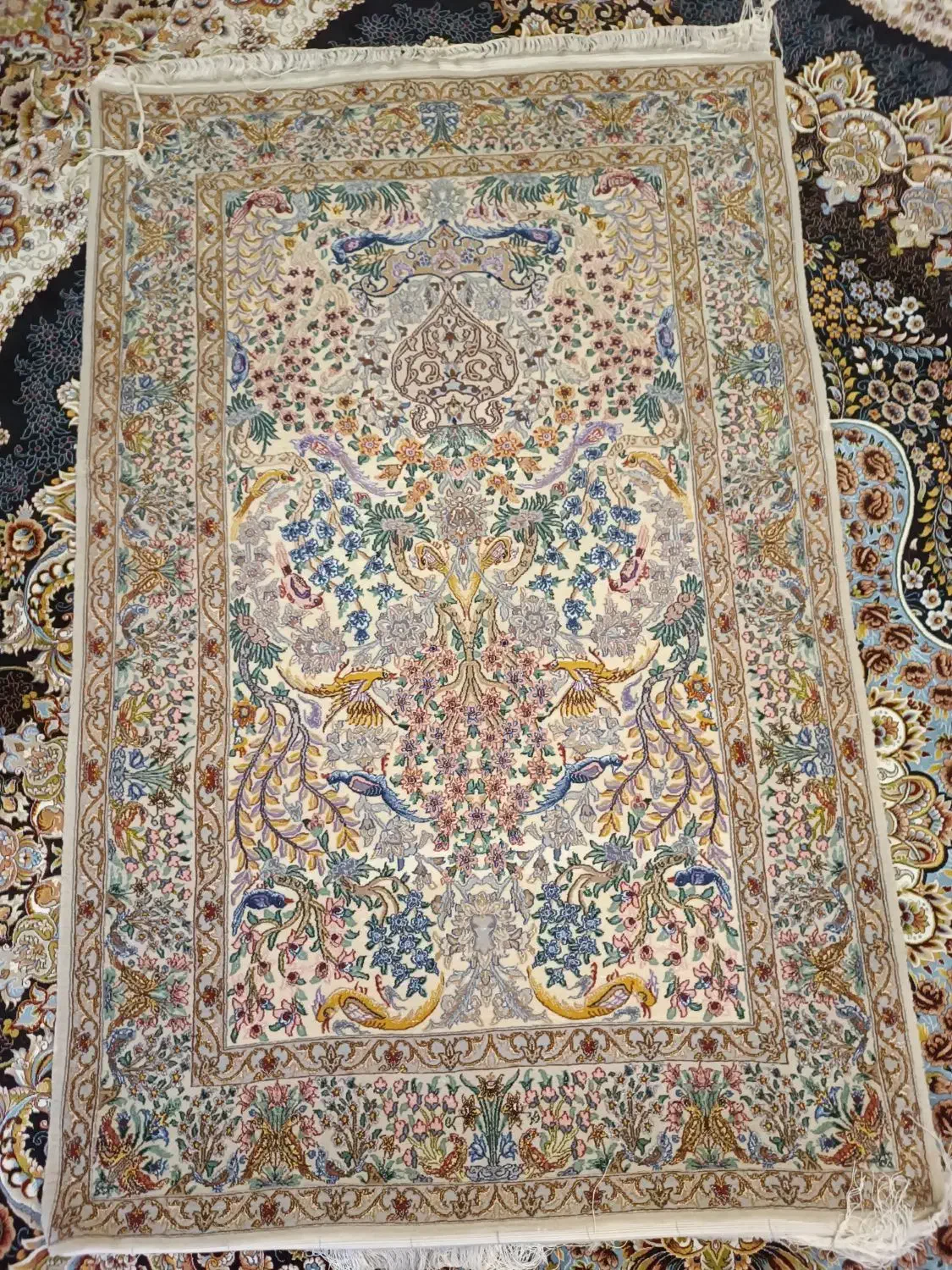 قالی کلک ابریشم|فرش|اصفهان, کنگاز|دیوار