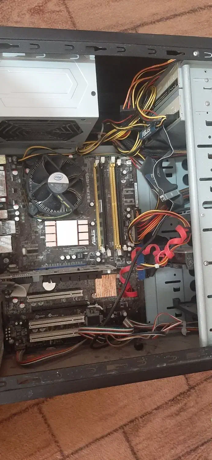 سیستم.کامپیوتر.کیس.مانیتور|رایانه رومیزی|همدان, |دیوار