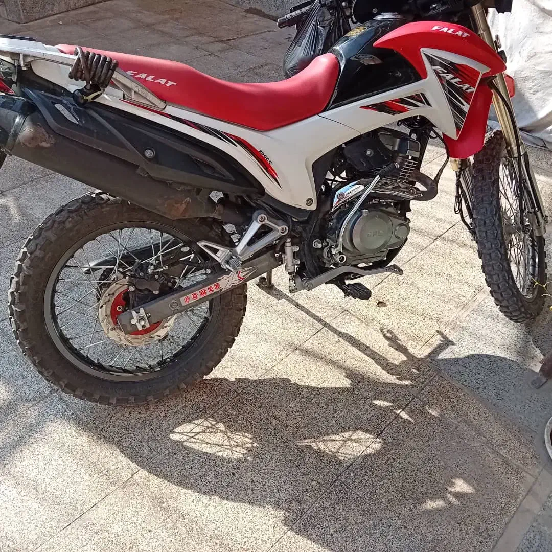 فلات ۲۰۰|موتورسیکلت|اصفهان, مهرآباد|دیوار