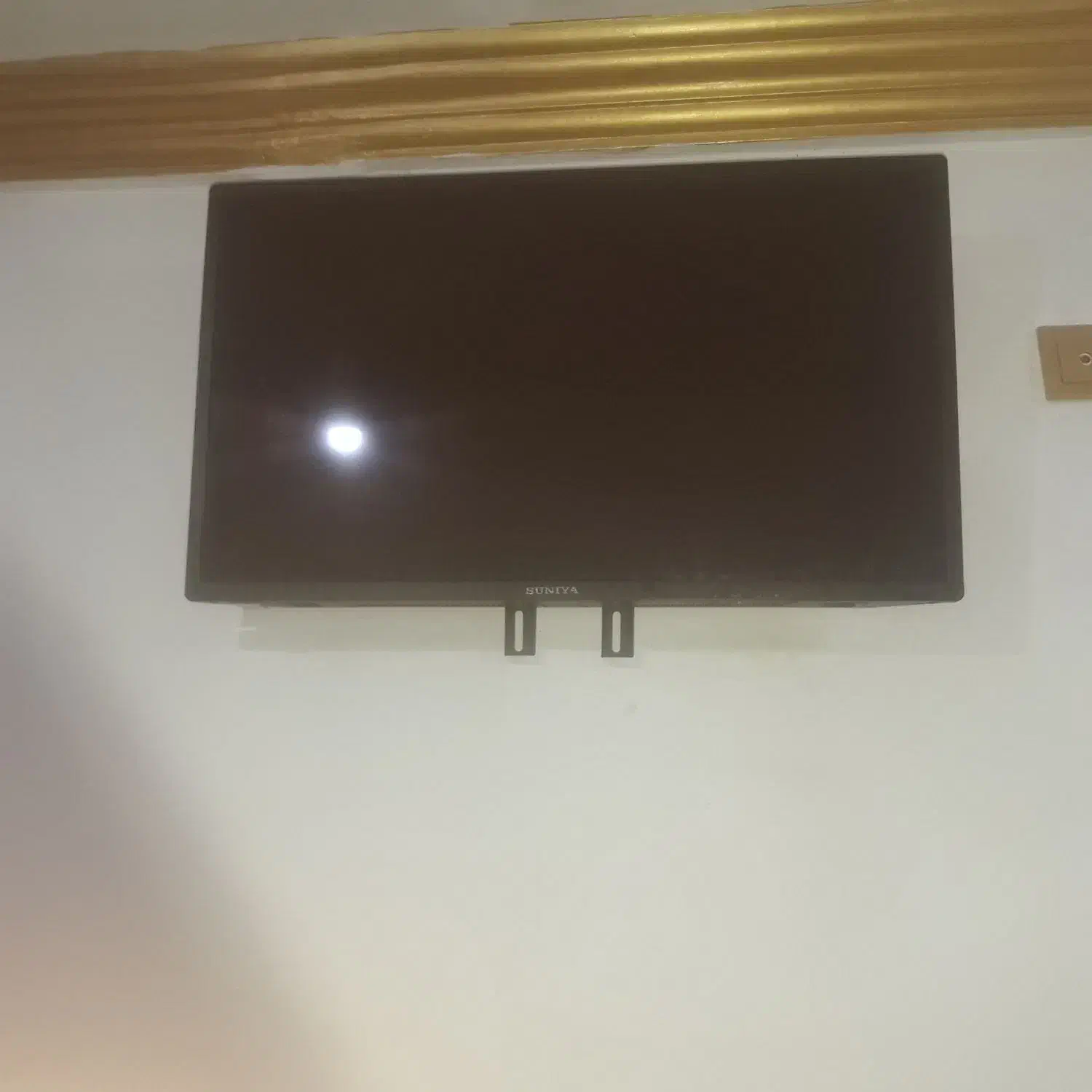 با سلام یک عدد تلویزیون 32السیدی|تلویزیون و پروژکتور|فاضل آباد, |دیوار